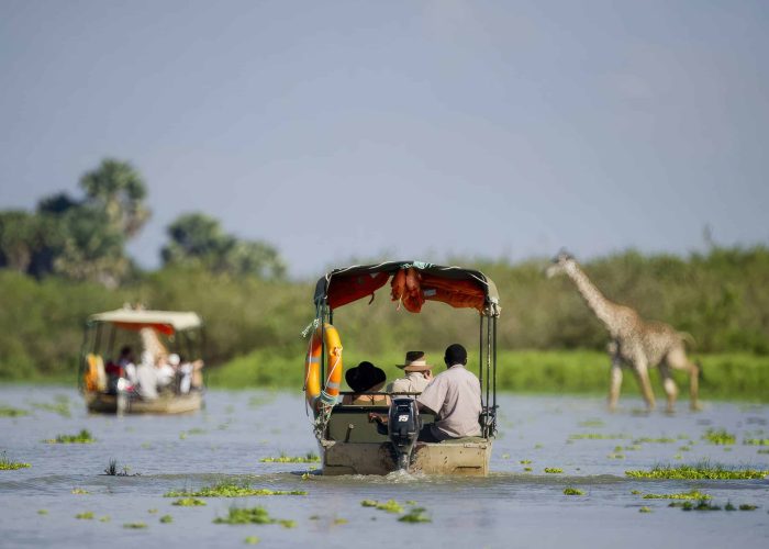 boat safari nyerere